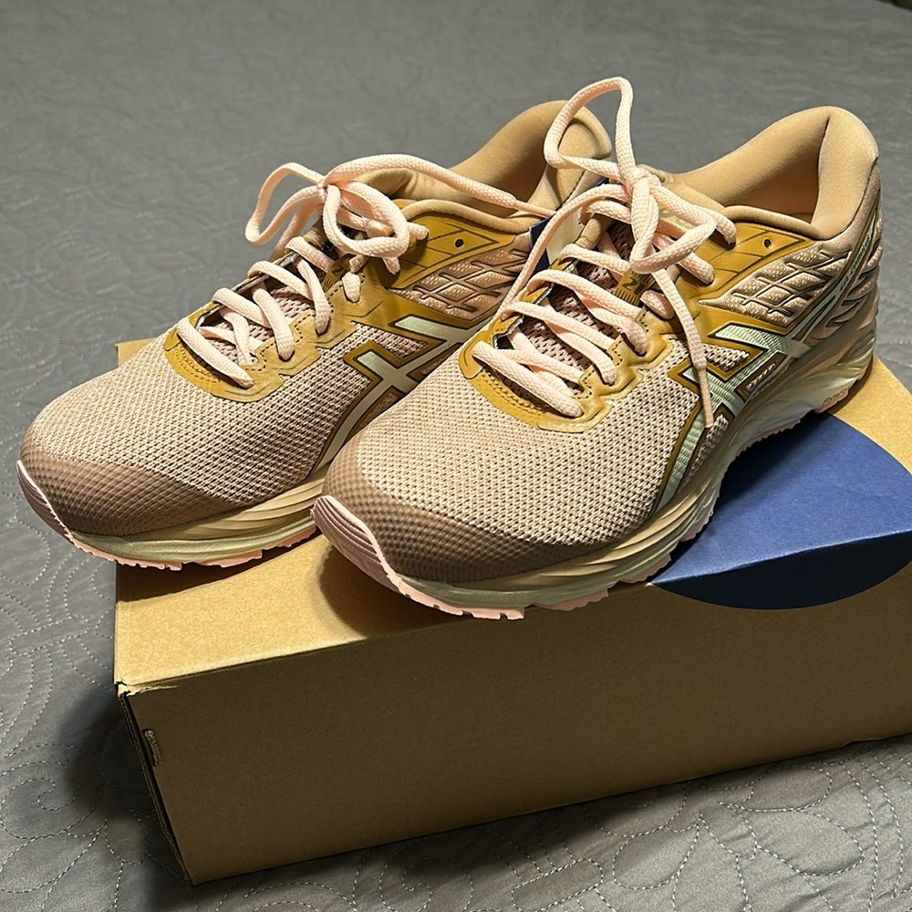 NEW w/tags ASICS Gel-Cumulus 21 Flyte Foam IGS Guidance Line Size 10